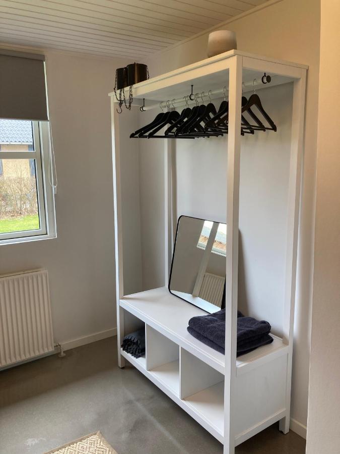 Villa Med Private Vaerelser Delt Badevaerelse/Kokken, Viby Sj. Extérieur photo
