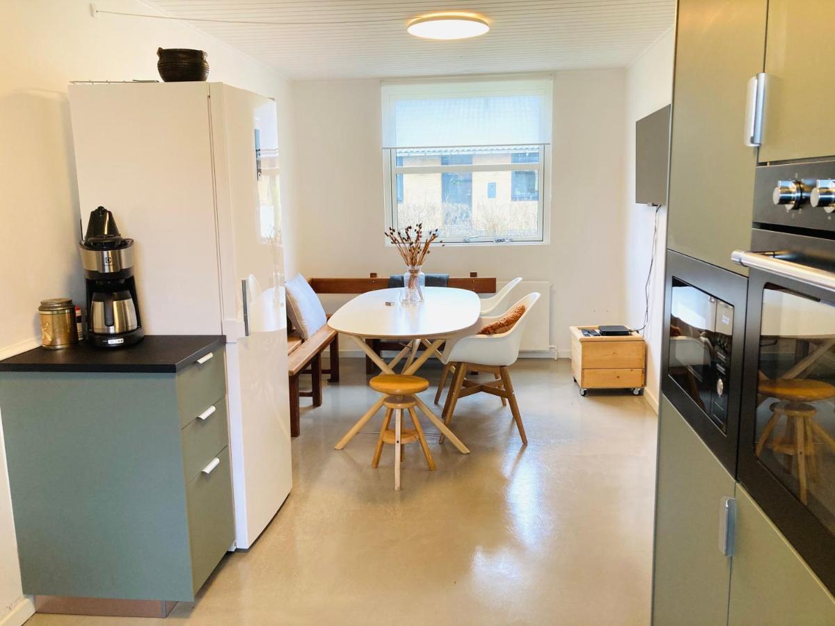 Villa Med Private Vaerelser Delt Badevaerelse/Kokken, Viby Sj. Extérieur photo